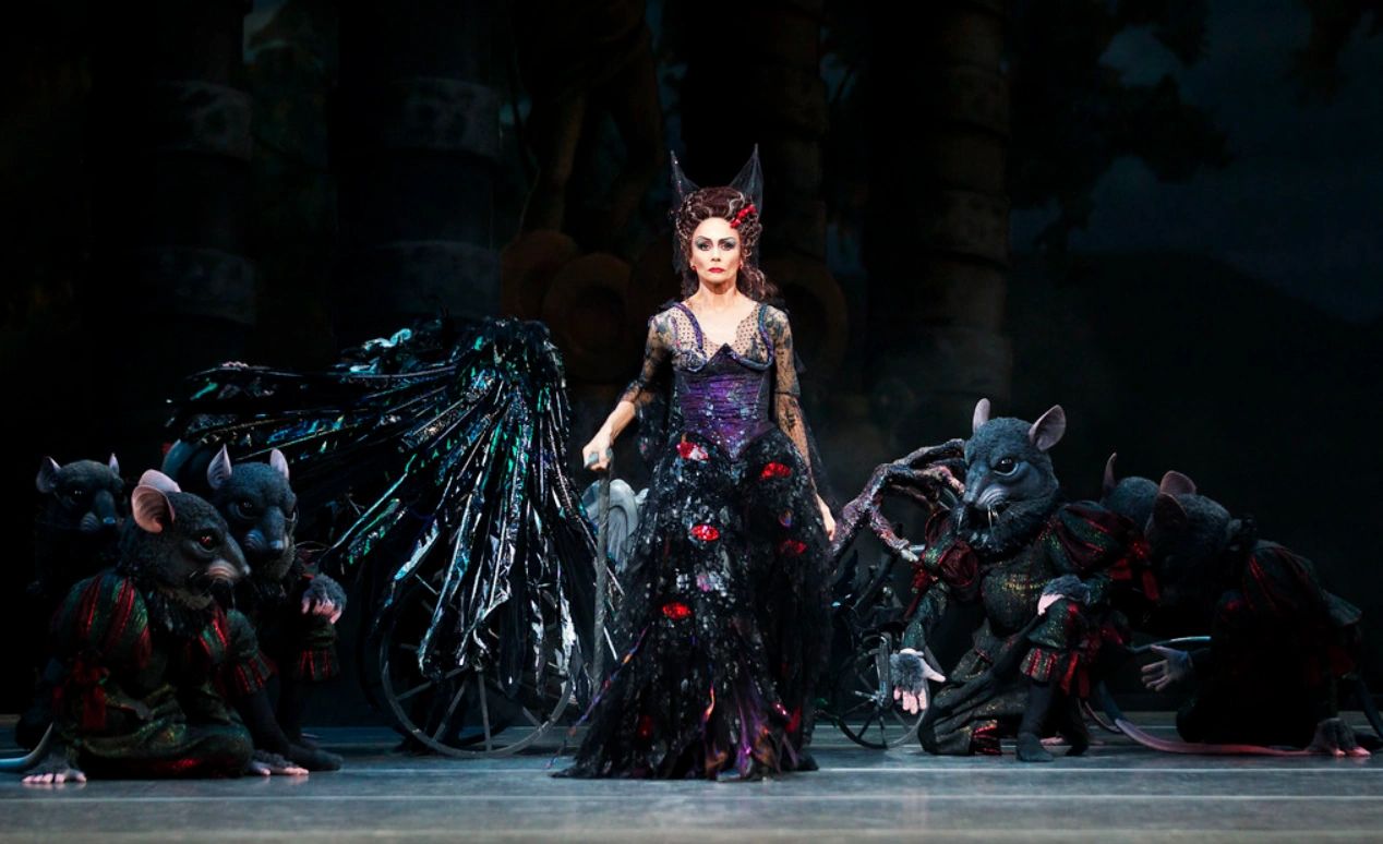 family man can be watched with family